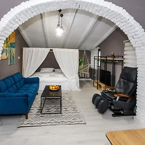 Appartement 24, Tirana