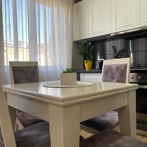 New Bazaar-apartment 1 Tirana