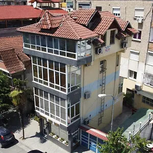 3* Otel Pik Loti