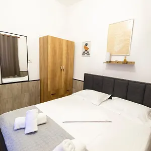  Apartament Tiny Cute Near The Center - 5 Min Walk
